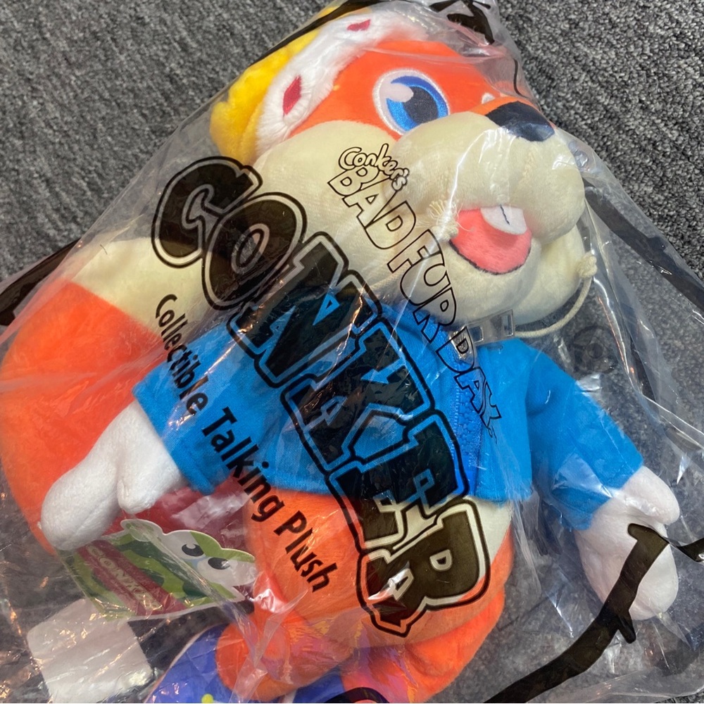 👑Official Conker Talking Plush w/ Removable Crown Conkers Bad Fur Day - Picture 2 of 10